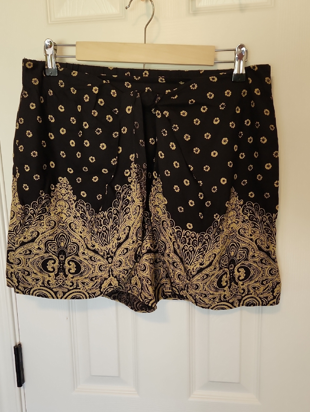 Women's Black and Gold Printed Tie-Front Bermuda Shorts